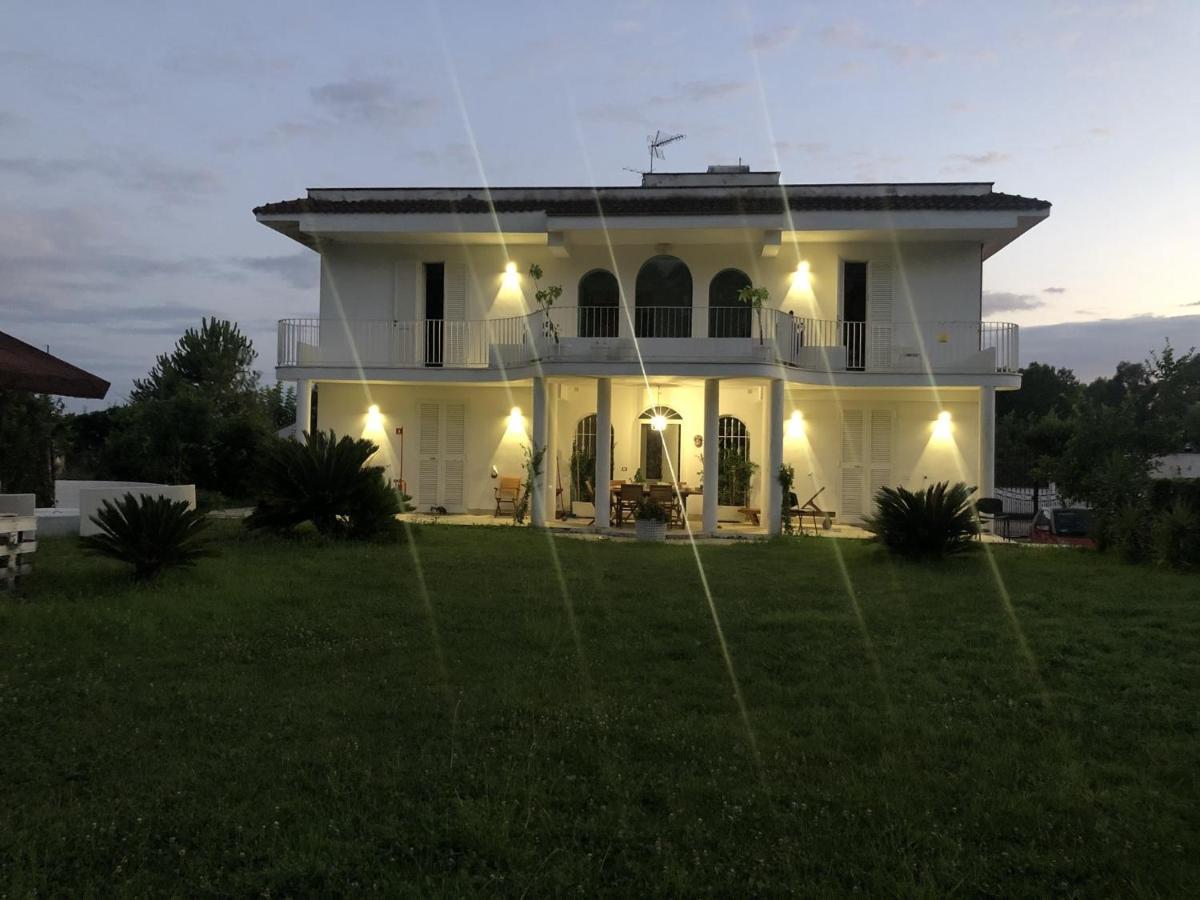 Casa Blanca B&B Latina Buitenkant foto