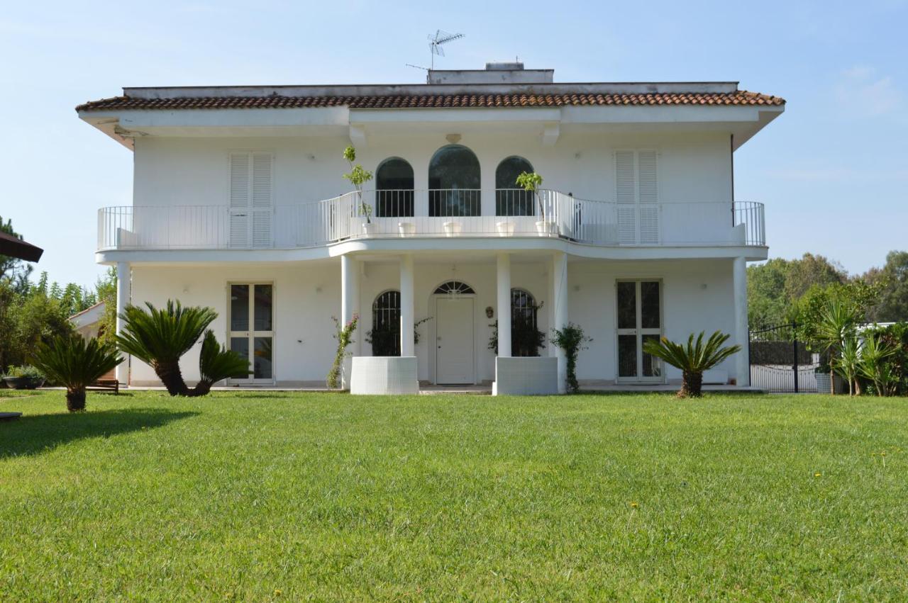 Casa Blanca B&B Latina Buitenkant foto