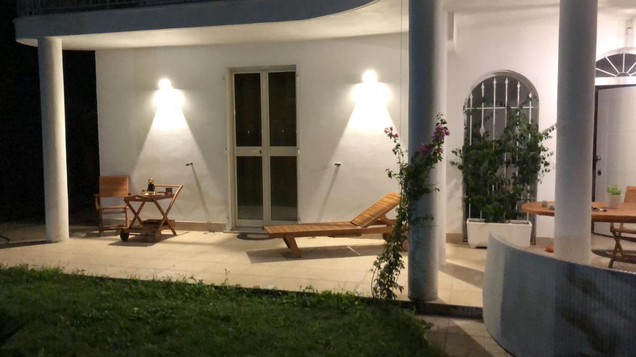 Casa Blanca B&B Latina Buitenkant foto